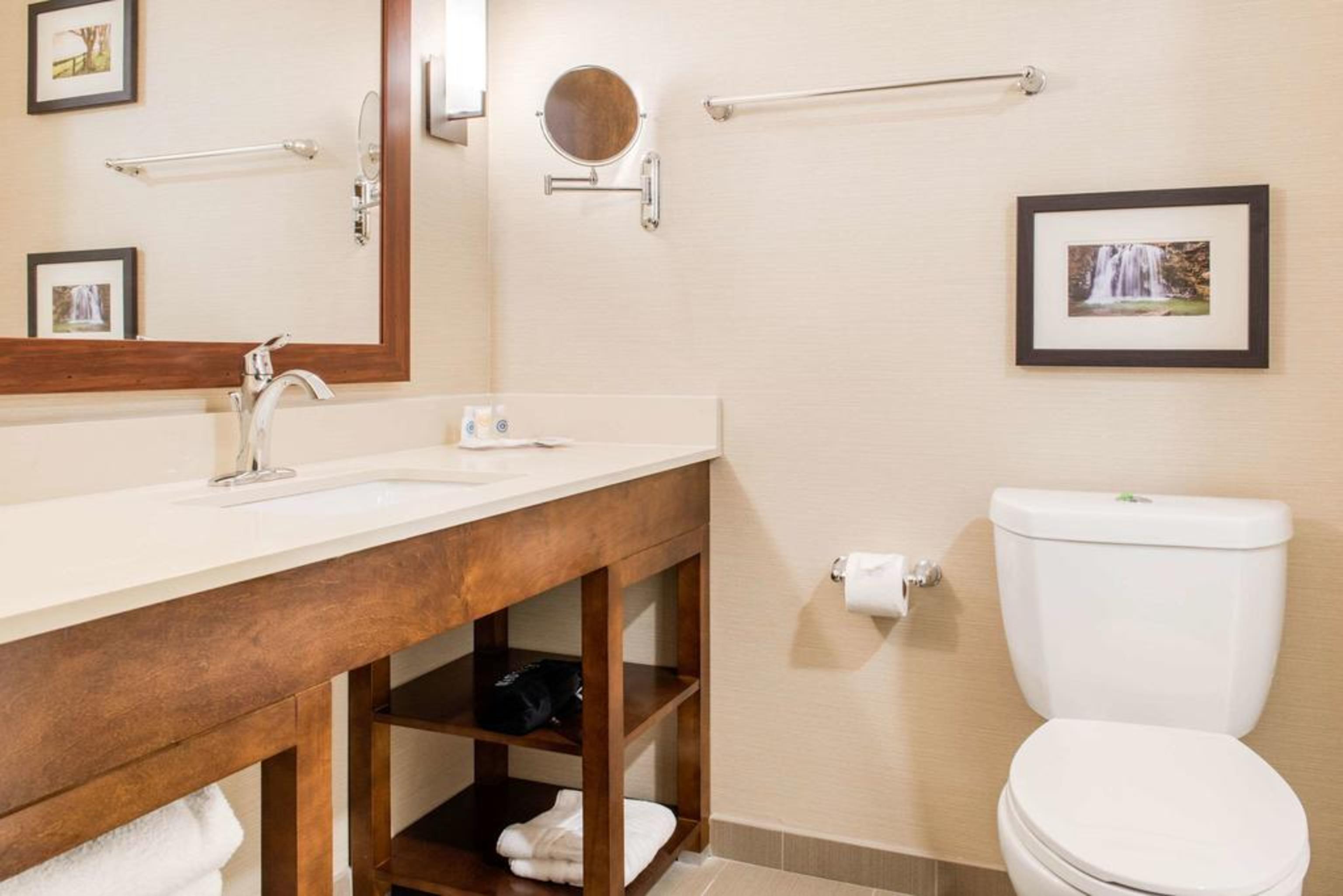 Comfort Suites Columbus Airport Exterior foto